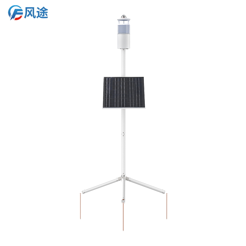 戰(zhàn)場中，碳纖維氣象站實時記錄氣象因素